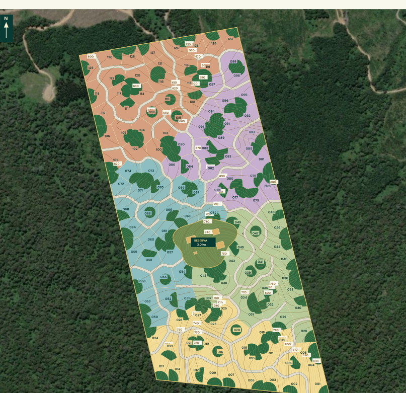 Plano general topográfico del proyecto, sobre imagen aérea del terreno, según lámina R27